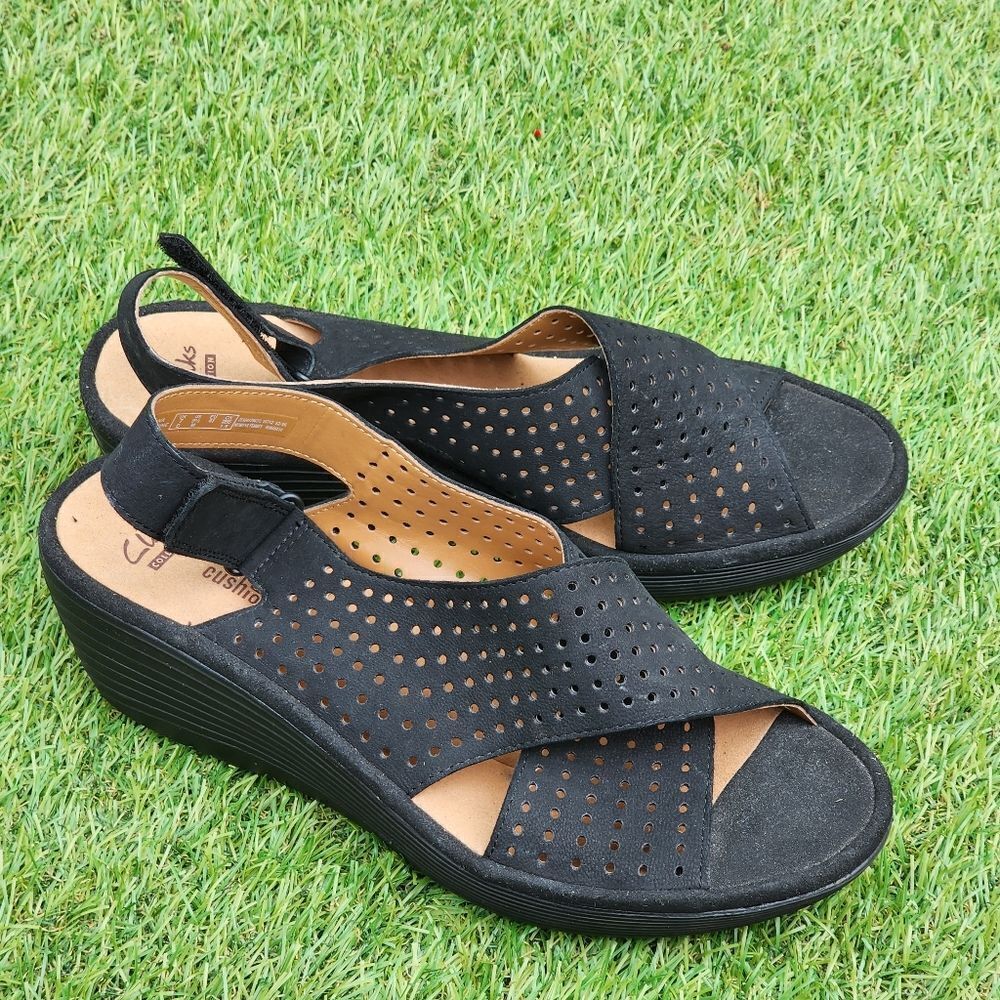 CLARKS COLLECTION - Women's Wedges - SIZE 9.5M